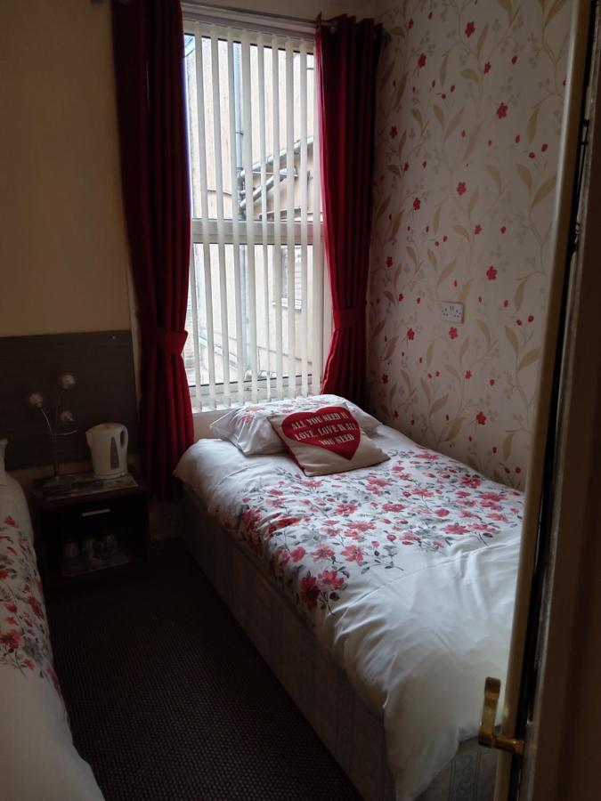 Hotel 33 Blackpool Exteriör bild