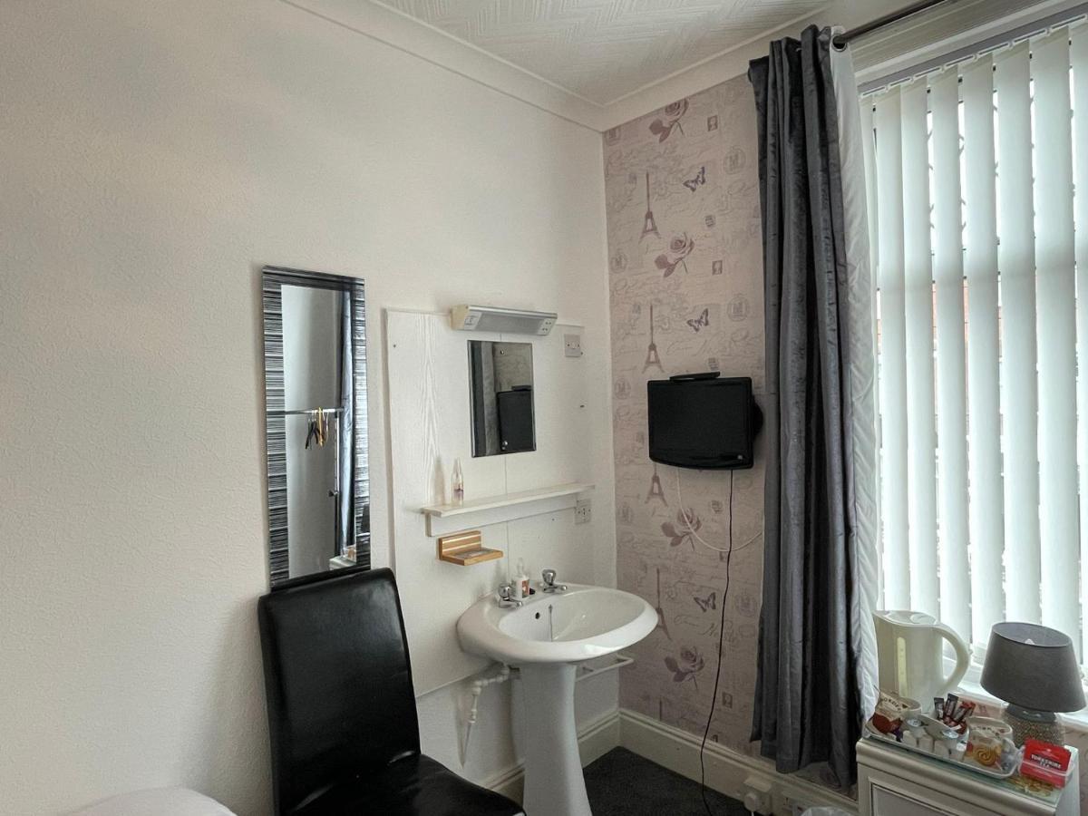 Hotel 33 Blackpool Exteriör bild